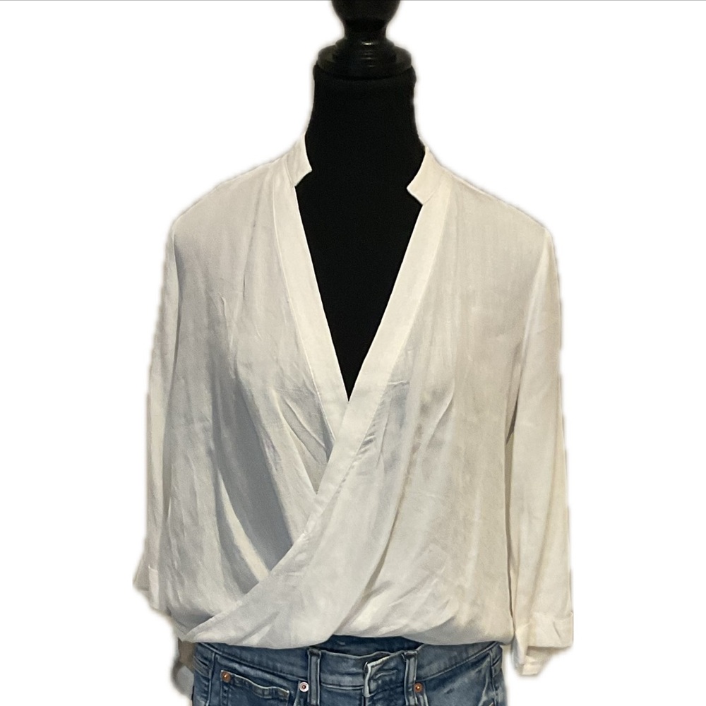 Forever 21 Contemporary Textured White Women's High -Lo  Wrap Top